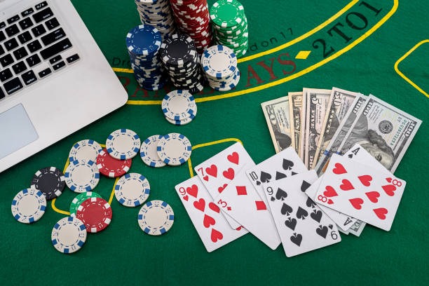 totoberkah login Poker Indonesia live table interface showing player positions and chip stacks